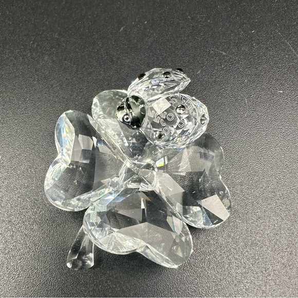 Swarovski Ladybird on Four-Leaf Clover Figurine – Retired 2016 – With Box - Picture 3 of 15
